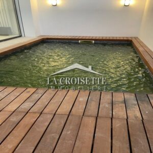 Triplex S+5 avec piscine à Gammarth