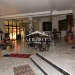 Photo-1 : Villa S+4 avec piscine couverte à la Marsa