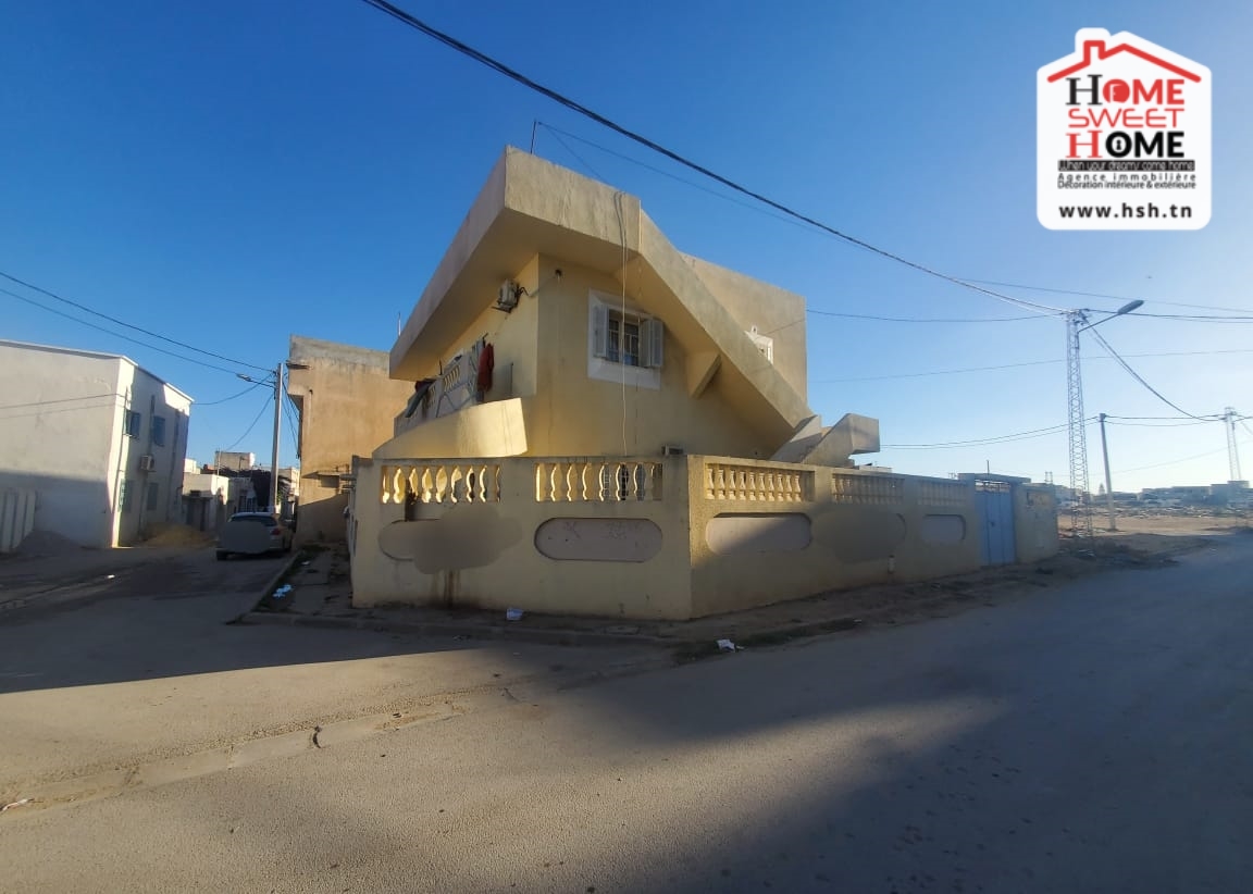 Exceptional Investment Opportunity: Immeuble Narcisse in Fouchena