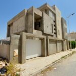 Photo-1 : Villa inachvée S+4 avec jardin à Cité El Wafa