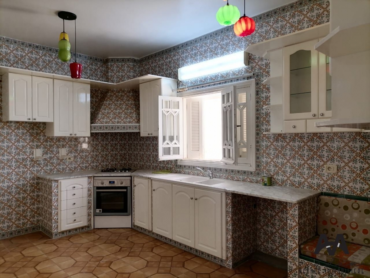 Étage de villa S+4 vide à AFH1, Nabeul