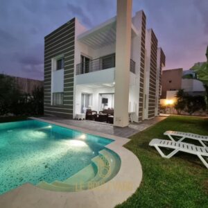 Villa S+4 Avec Piscine à Hammamet Nord