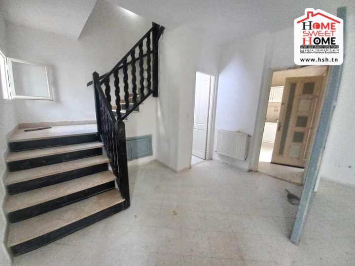 Charming Duplex in Cité EL Khalil, La Marsa: Your Ideal New Home
