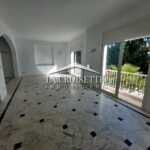 Photo-1 : Villa S+6 avec piscine à Gammarth