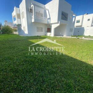 Villa S+9 avec piscine à la Soukra