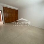 Photo-2 : Villa S+9 avec piscine à la Soukra