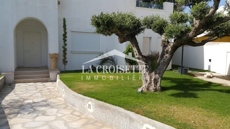 Luxury Villa with Pool in Gammarth: A Haven of Tranquility and Sophistication