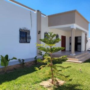 VILLA avec piscine lumineuse plein pied DJERBA MIDOUN