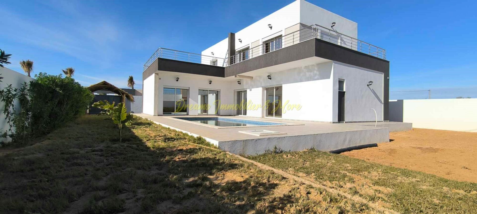 VILLA AVEC PISCINE PAS LOIN DE LA PLAGE DJERBA