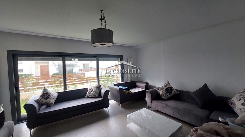 Triplex s+3 avec petit jardin à Gammarth