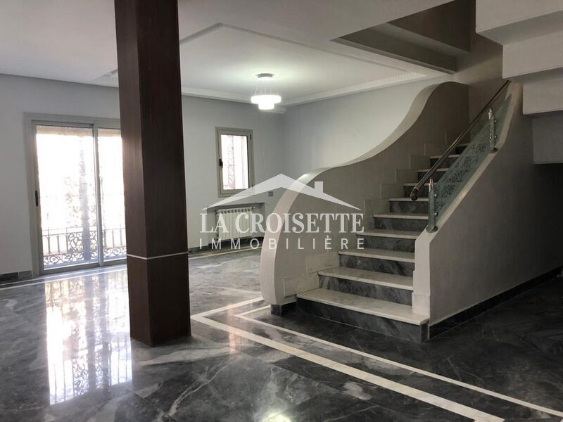 Duplex S+3 avec Terrasse aux Jardins de Carthage