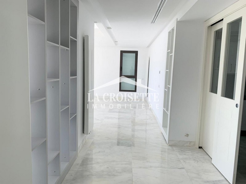 Duplex S+4 Vue Sur Le Lac 2 MDL0211