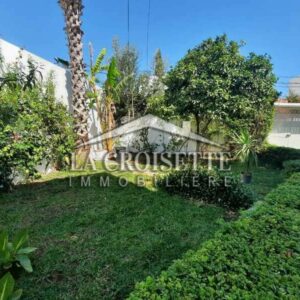 Villa S+5 avec piscine à La Marsa