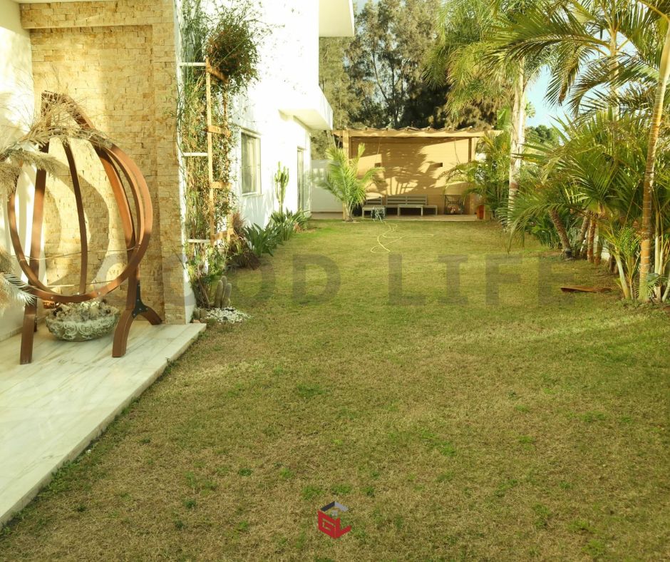 Magnifique Appartement avec Jardin à Chotrana 2