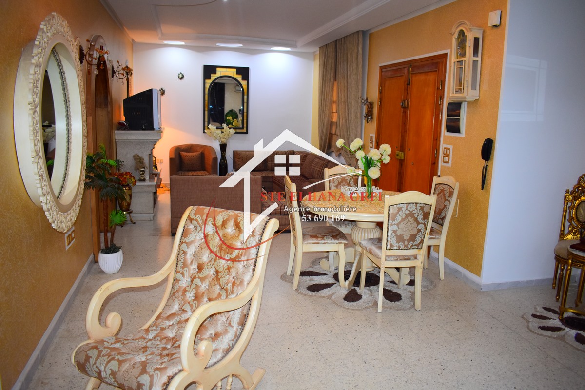 A Warm and Spacious Interior