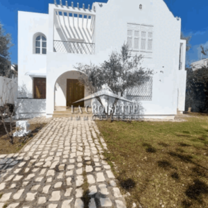 Villa S+5 à La Marsa