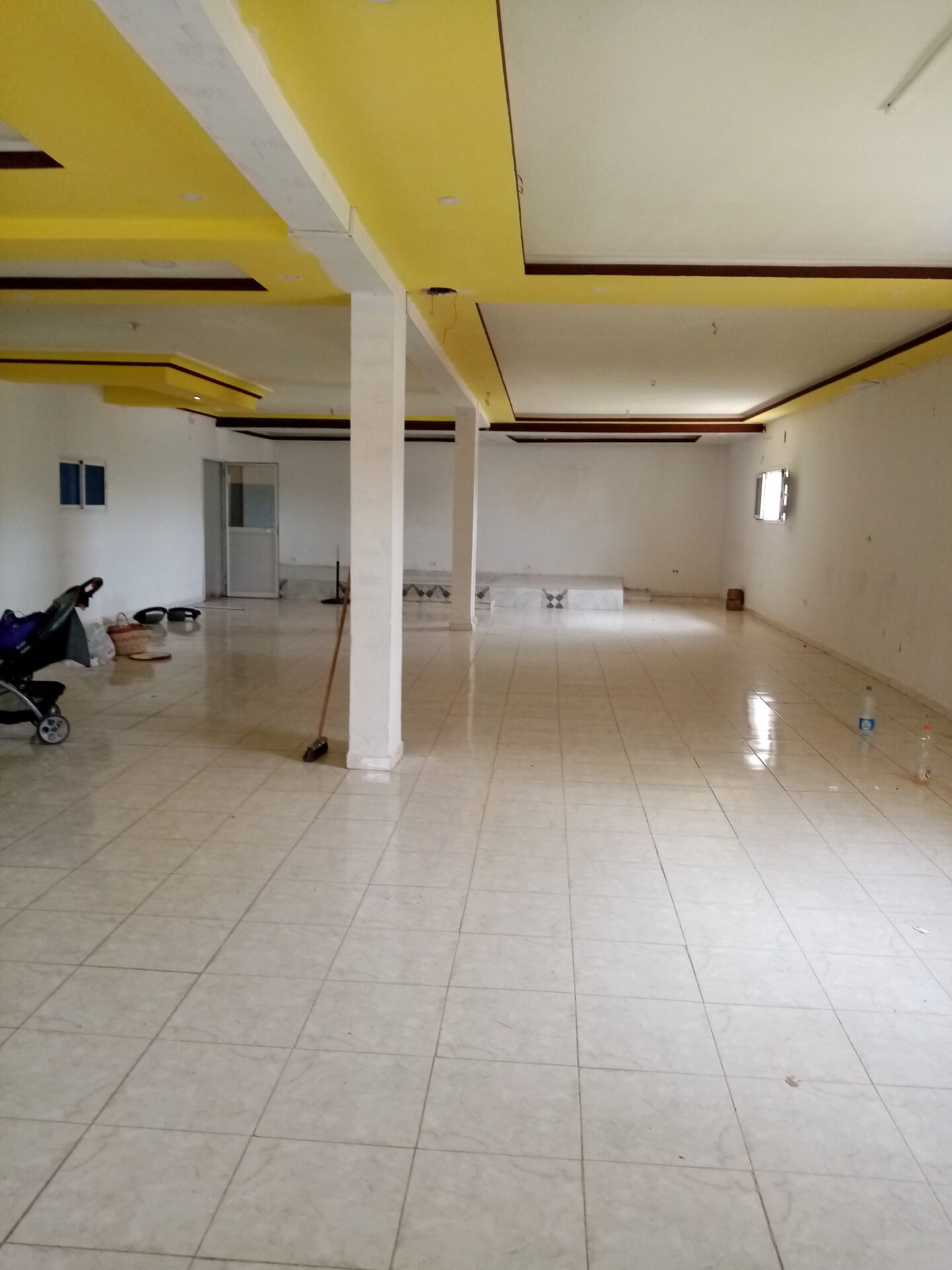 Dépôt de 300m² en 1 ère étage à l'Aouina