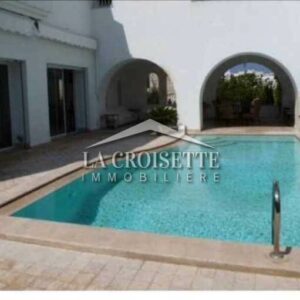 Villa S+4 avec Piscine à Gammarth