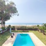 Villa S+5 pied dans l&rsquo;eau à jinen beni khiar