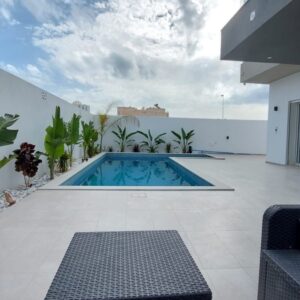 Villa en duplex avec piscine à Jinen Beni Khiar.