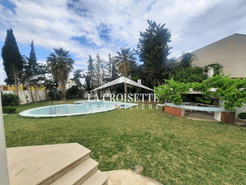 Luxury Villa S+4 with Pool in La Soukra: A Dream Come True