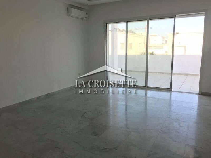 Elegant S+2 Apartment at Berges du Lac 2: Your New Haven of Peace