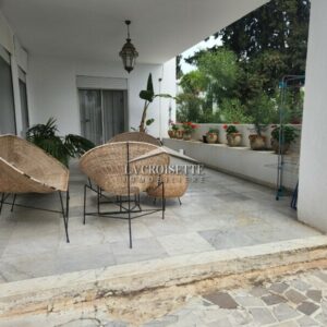 Villa S+4 avec piscine à Gammarth