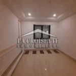 Photo-8 : Appartement S+4 avec jardin et piscine à La Soukra