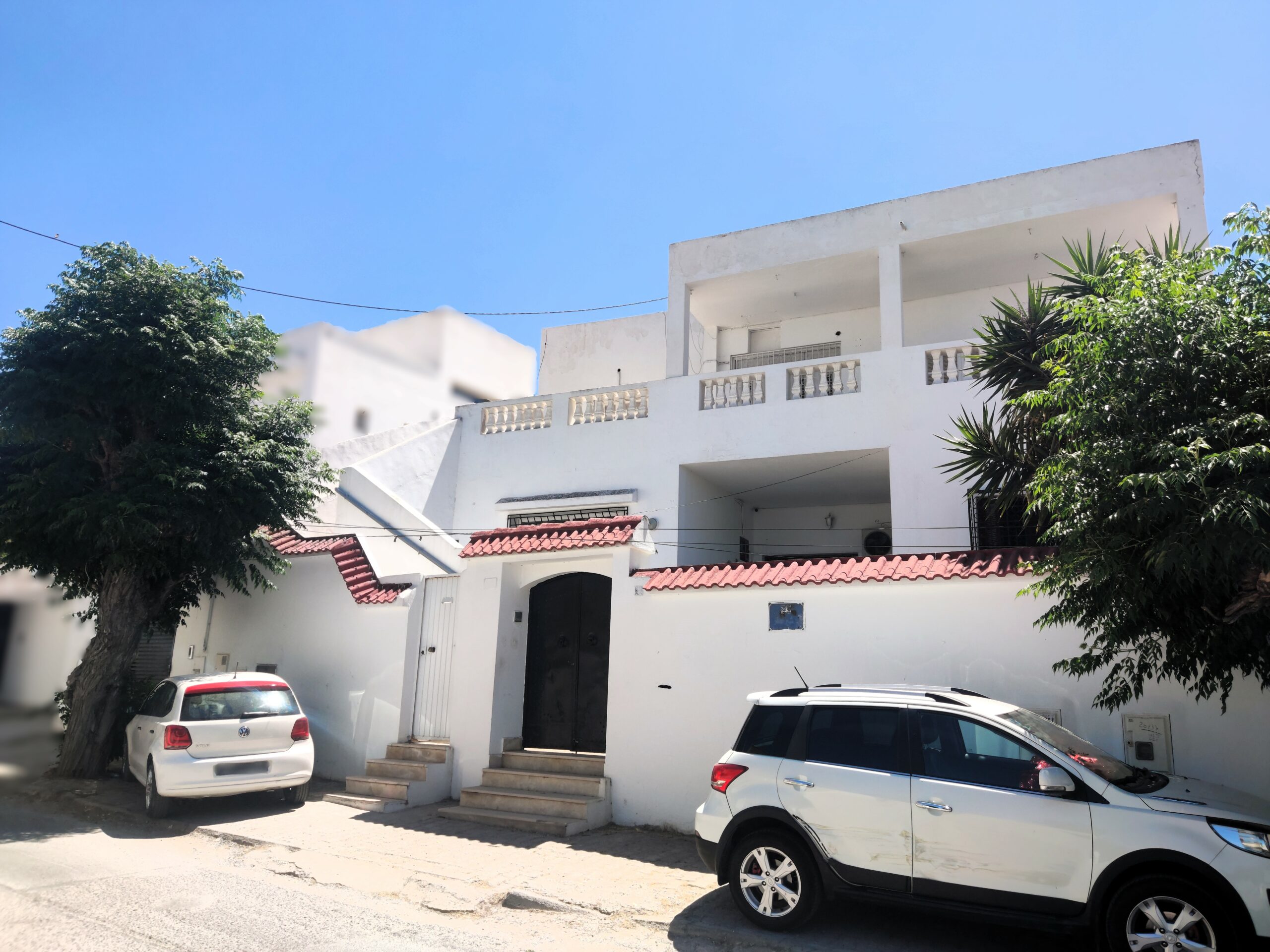 Spacious S+5 Villa Apartment with Terrace in Mégrine Coteaux