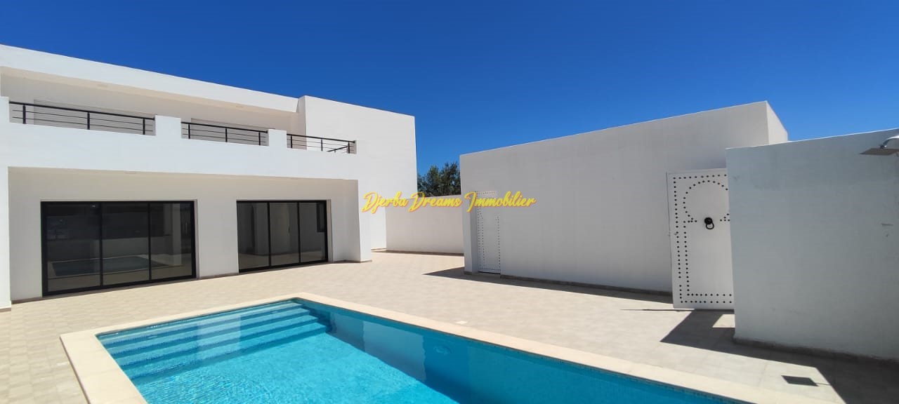 Luxury Villa with Pool in Urban Djerba