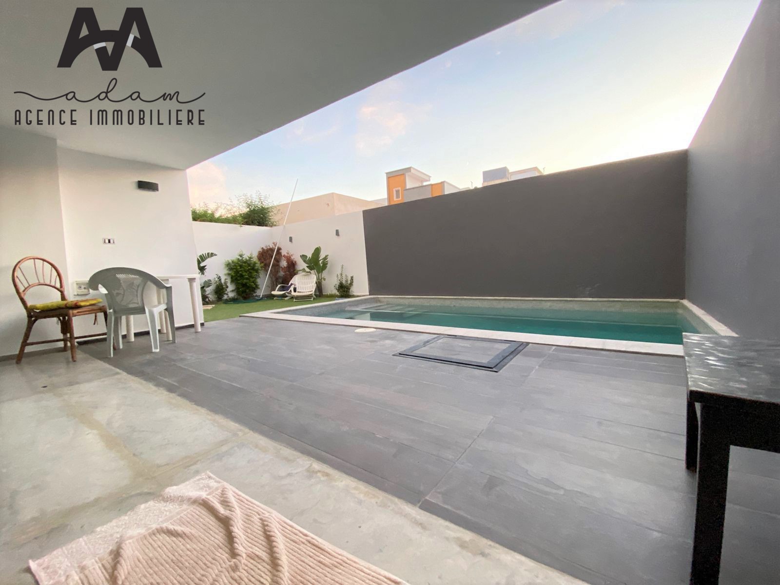 Villa S+3 avec piscine à Mrezga, Nabeul