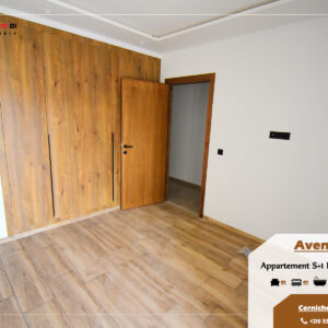 S+1 front de la plage sur corniche Mahdia