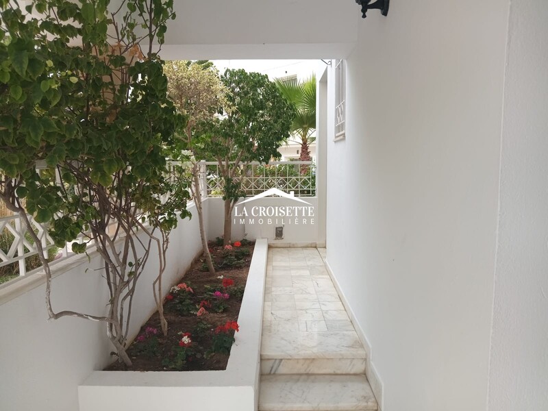 Triplex S+4 avec jardin au Lac 2 MTRL0099
