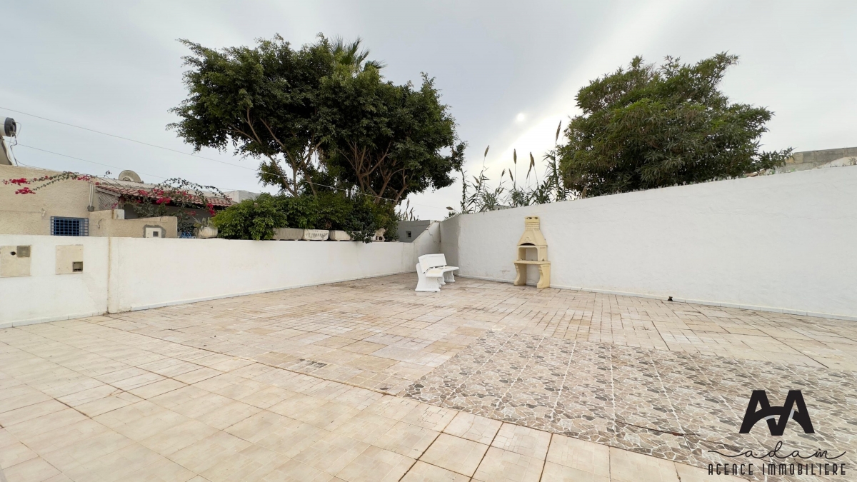 Bungalow S+3 de 300m² à Lido, Nabeul
