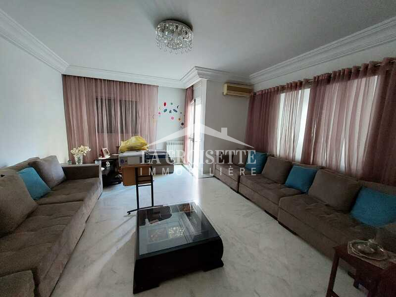 Appartement S+4 à La Soukra MAV1393