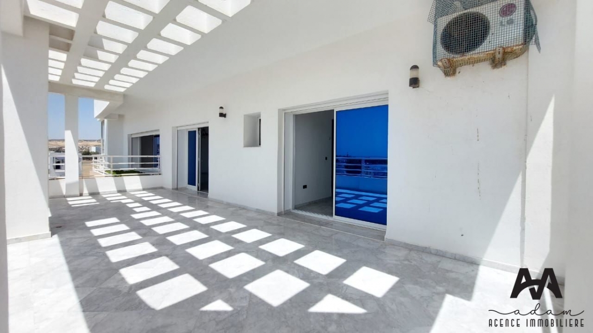 Penthouse S+4 de 366 m² au 6ᵉ étage à Mrezga, Hammamet Nord