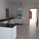 Photo-5 : Villa S+6 avec piscine à La Soukra ZVV0404