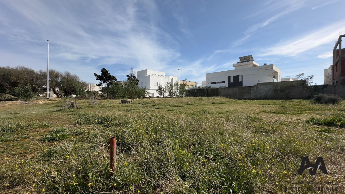 Residential Plot of 405m² in Jinen Beni Khiar: An Ideal Investment for Your New Project!