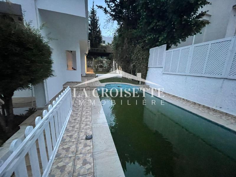 Villa S+4 avec piscine à Gammarth MVL0256