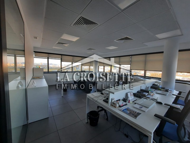Immeuble bureautique de prestige au Lac 3 MBL0130