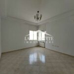 Photo-4 : Villa S+5 à La Soukra MVL1640