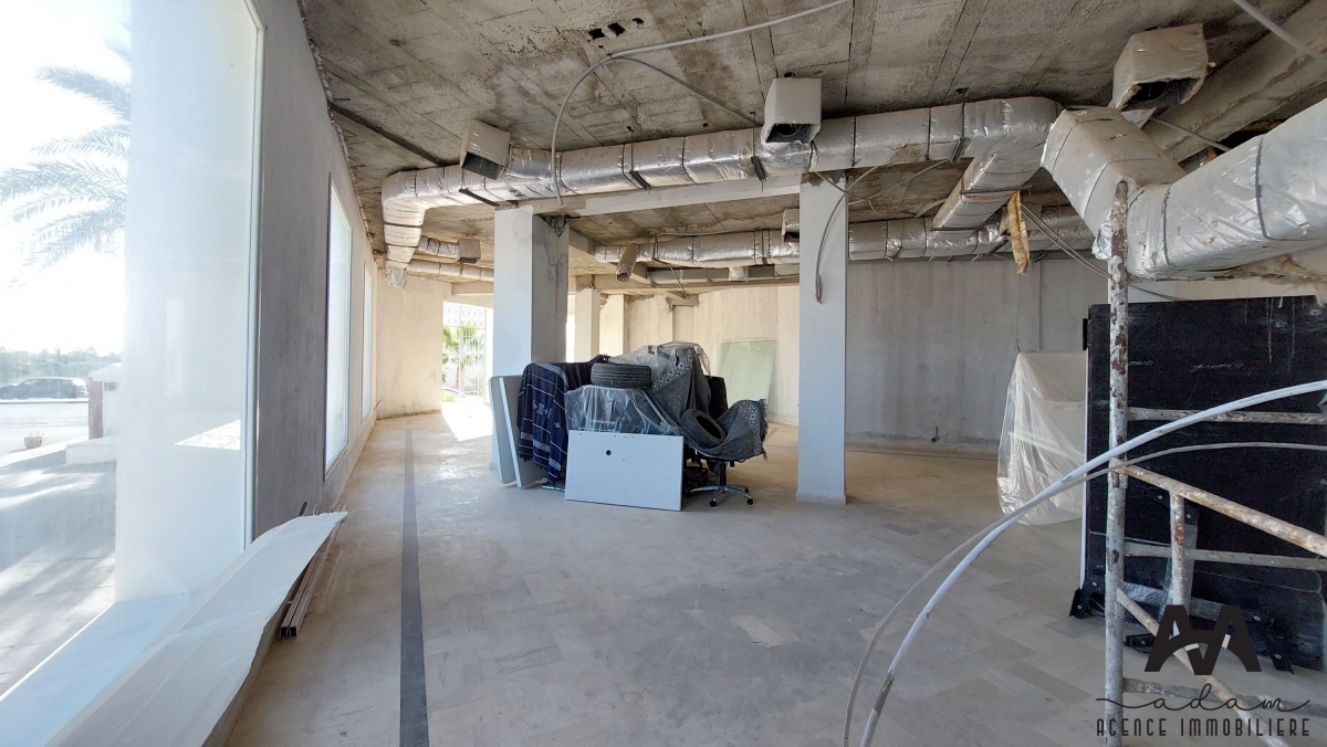 Local commercial de 200m² à Mrezga