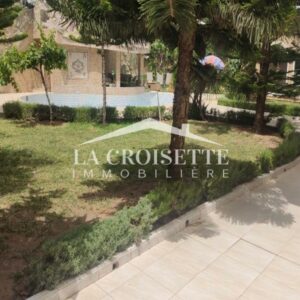 Villa meublé S+6 avec piscine à Gammarth MVL1663