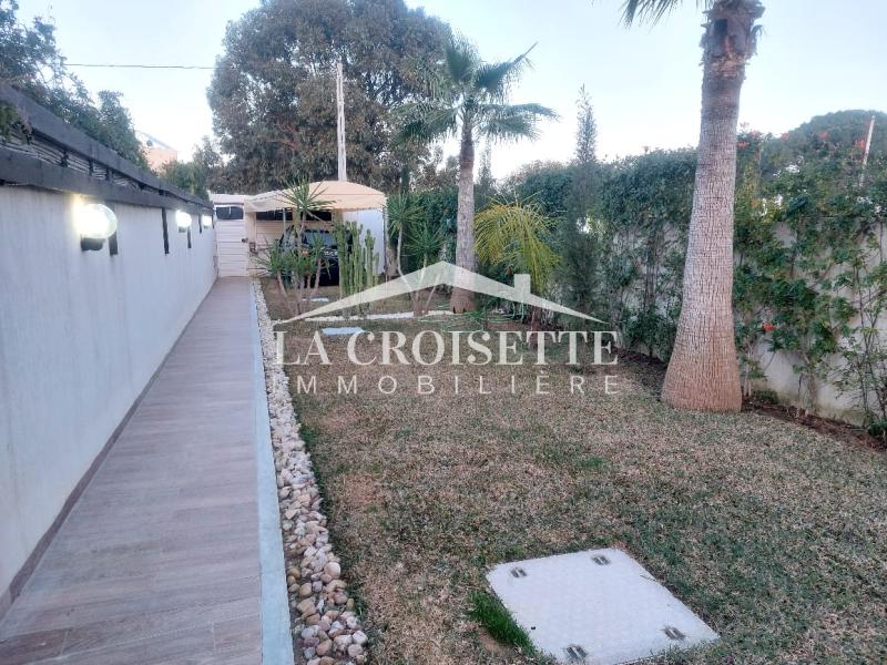 Villa meublé S+4 avec piscine à La Soukra MVL1664