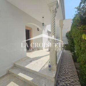 Villa S+4 à La Soukra MVL1005