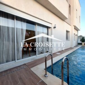 Villa S+4 avec piscine à La Soukra MVL1672