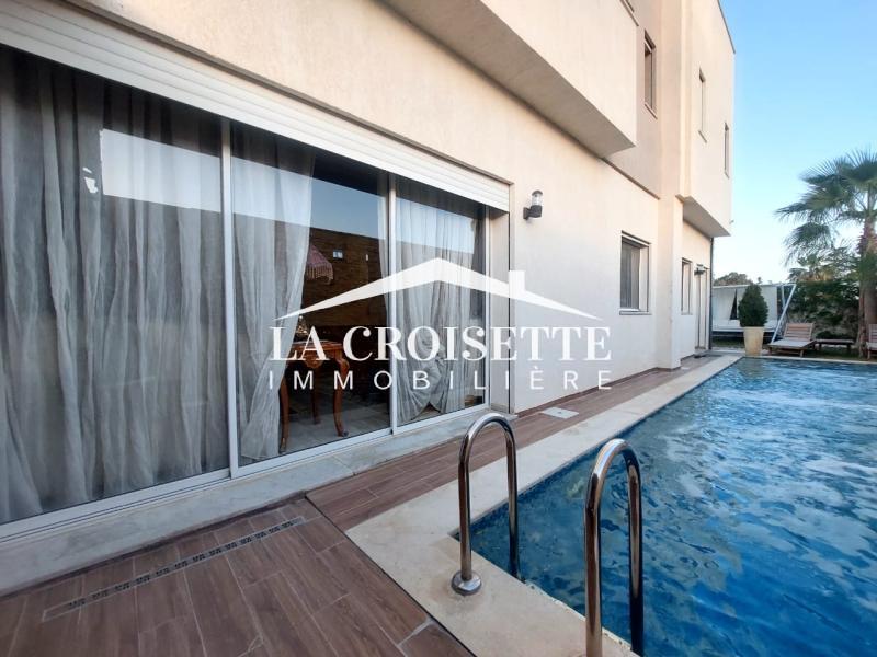 Villa S+4 avec piscine à La Soukra MVL1672