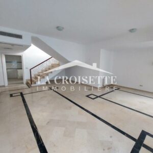 Duplex S+3 avec vue partielle sur mer à La Marsa MDL0647