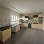 Photo-3 : Villa S+4 à La Soukra MVL1005