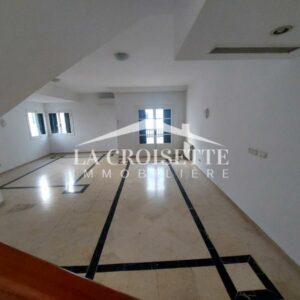 Duplex S+3 avec vue partielle sur mer à La Marsa MDV0165